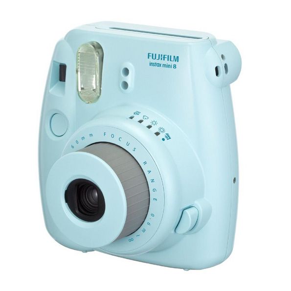 Rent a "Fuji Instax Mini 12" for 1 week (with 2x10 photos)