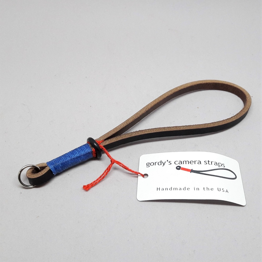 Gordy Strap Handschlaufe, dark brown/blue yarn