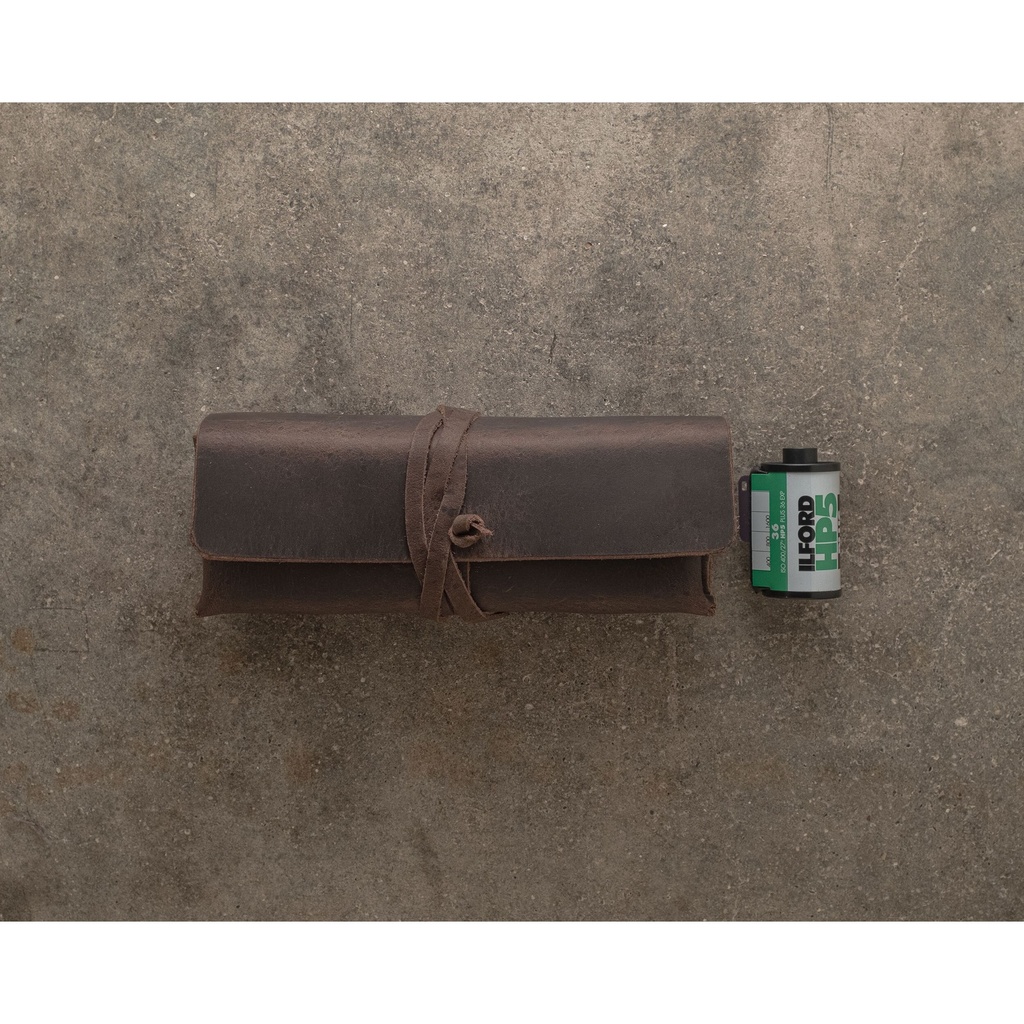 ars-imago handcrafted leather film holder (for filmtype 135) - 5 films