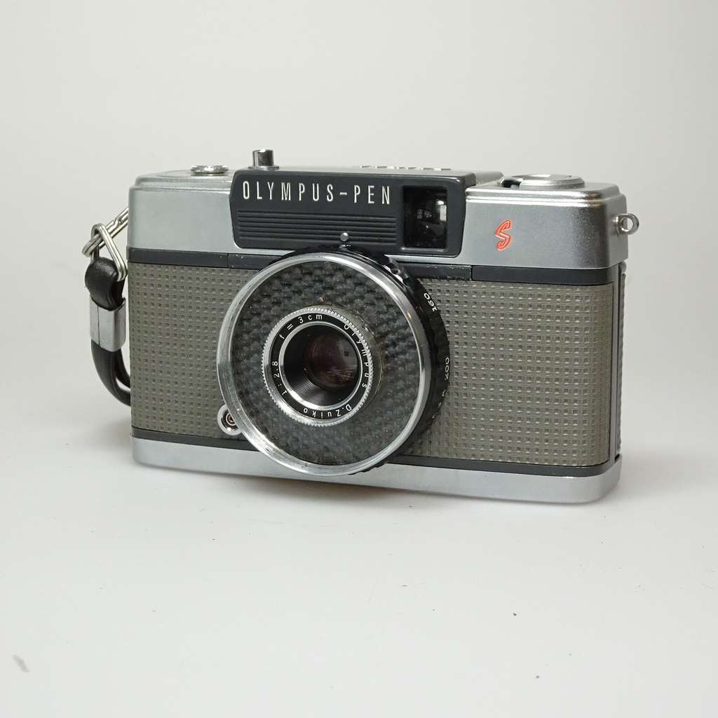 Olympus PEN-EE (Halbformatkamera)