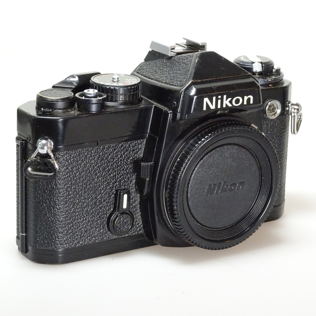 Nikon FE schwarz 