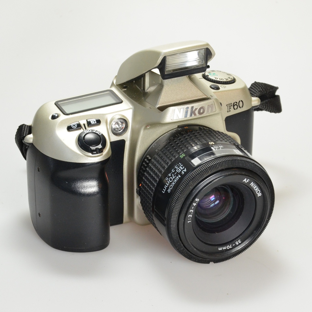 Nikon F60 mit 35-70