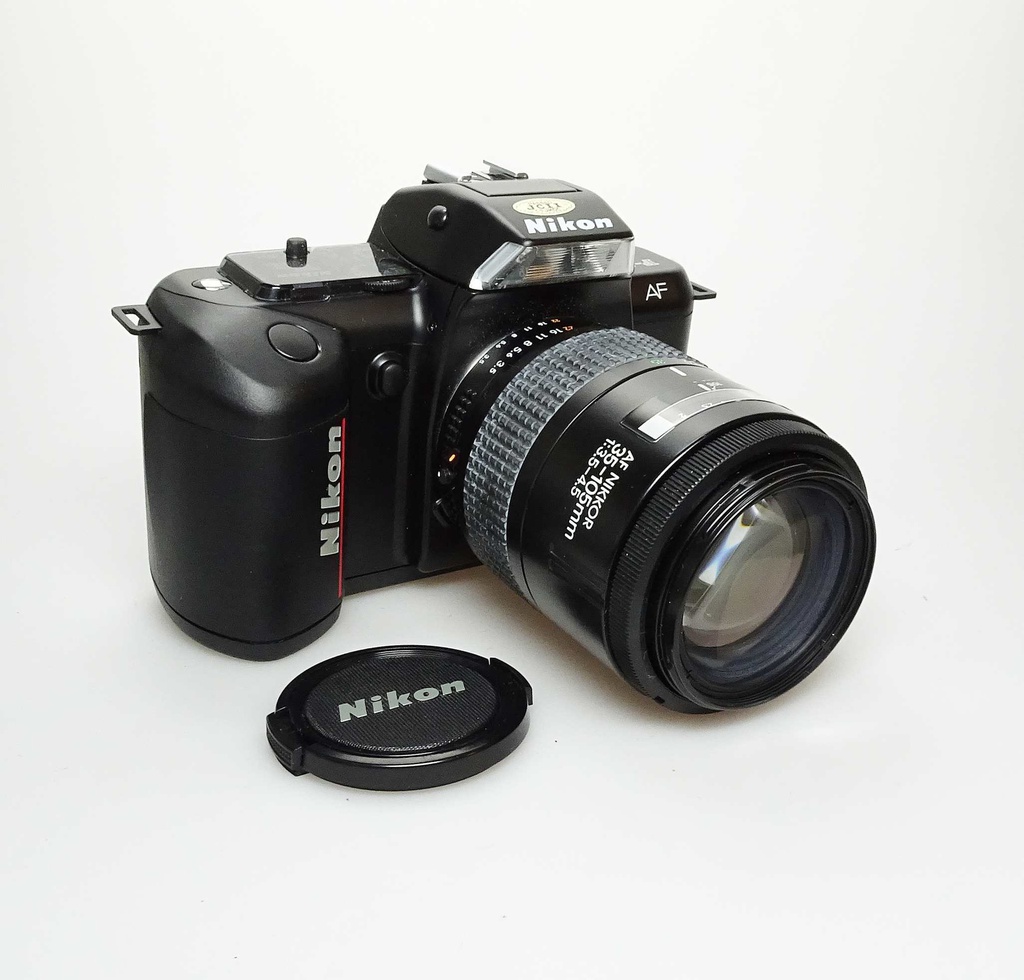Nikon F 401 mit 35-105 mm