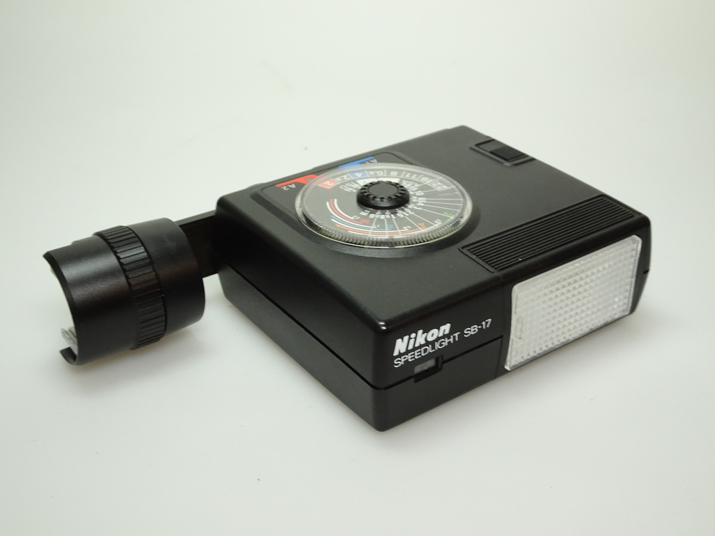 Nikon Speedlight SB-17 (Blitz)
