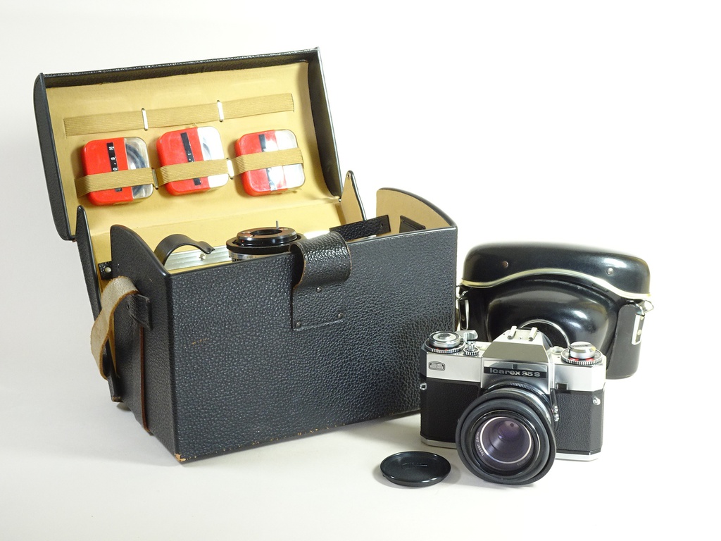 Zeiss Ikon Icarex 35S mit 4 Objektiven