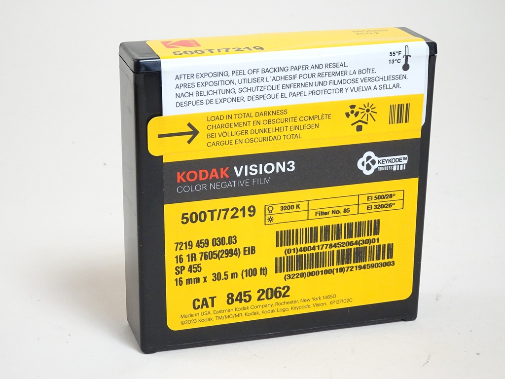 Kodak Vision 3 500T Color Negative Film 7219 - 16 mm SP455 (30 Meter / 100 Feet)