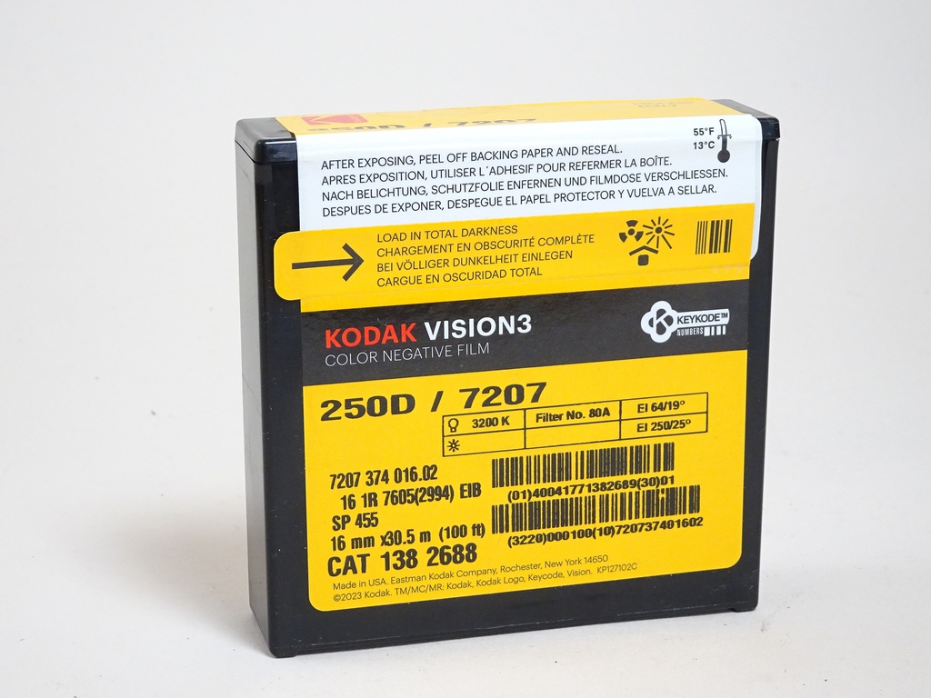 Kodak Vision 3 250D Color Negative Film 7207 - 16 mm SP455 (30 Meter /100 Feet)