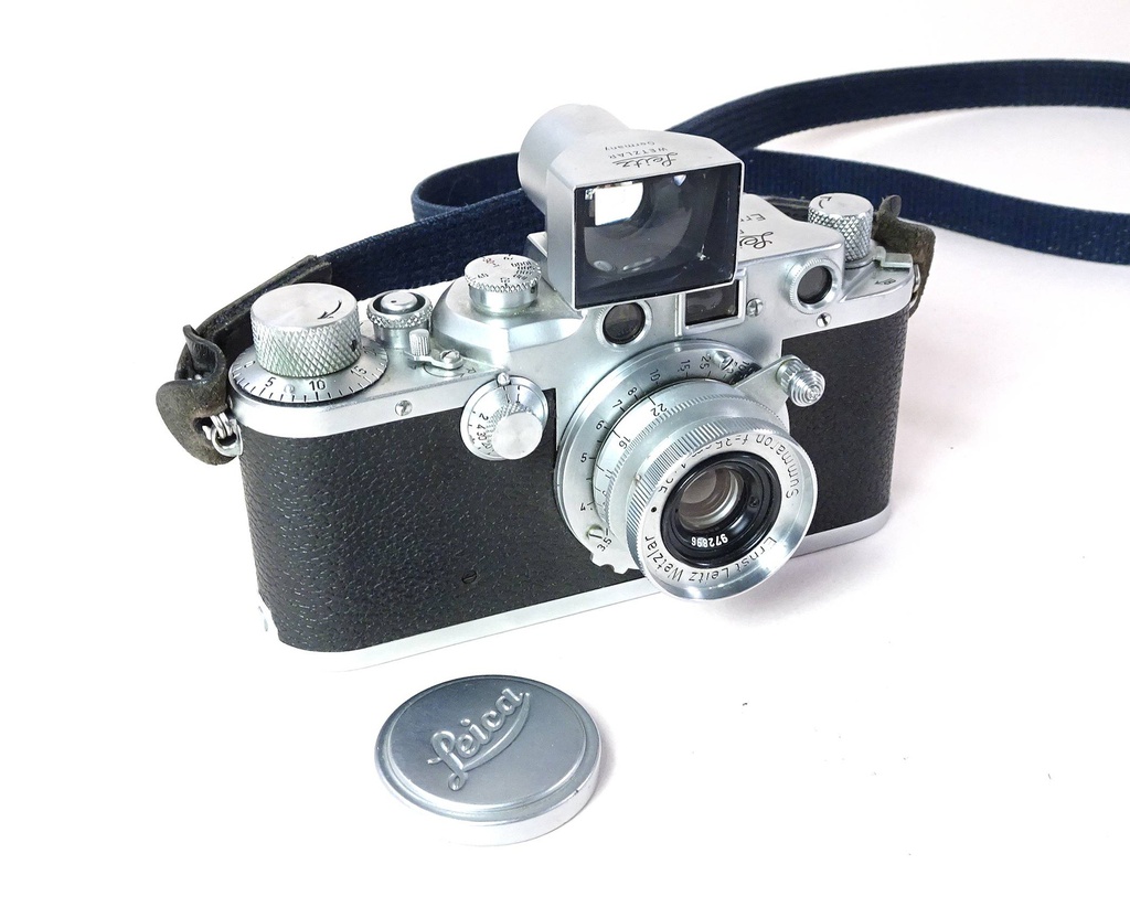Leica IIIc mit  Leitz Summaron 3,5cm 3.5
