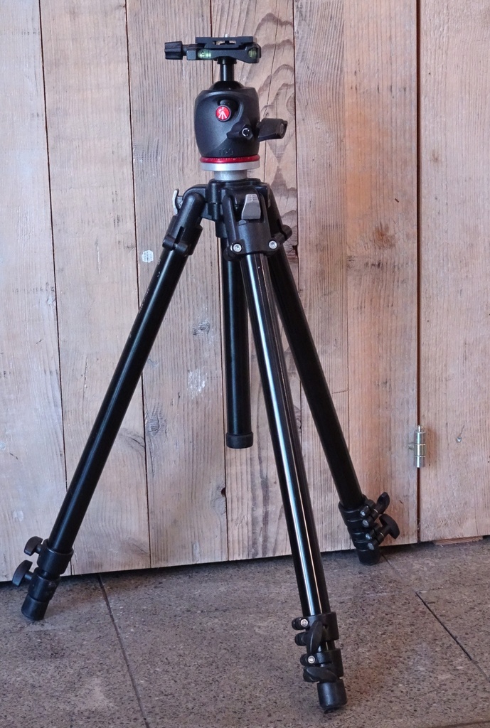Manfrotto Stativ mit Kugelkopf